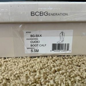 BCBG tan cowboy / cowgirl boots. Style BG-Silk